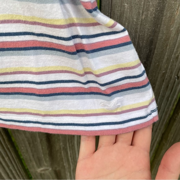 Women’s Hollister Crop Top Stripe Tee - Picture 4 of 4
